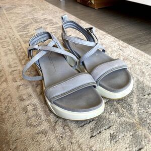 ECCO Light Gray Nubuck Leather Strappy Platform Sandals (39)